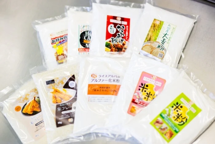 店頭に並べられた食パン